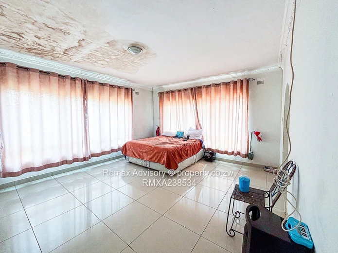 For Sale 3-Bed Double Story In Chicago, Kwekwe