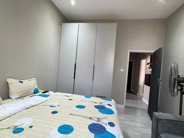 3 Bedroom Flat & Apartment