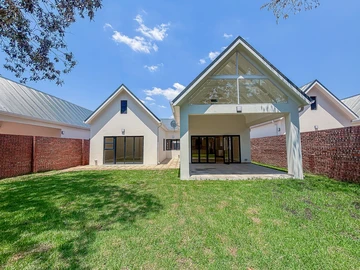 3 Bedroom Flat & Apartment