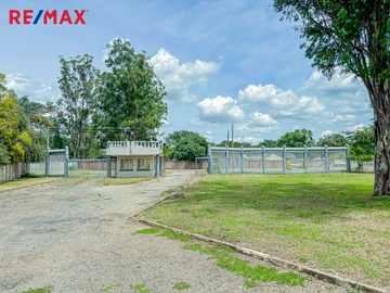 7 Bedroom Townhouse Complex