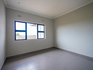 3 Bedroom Flat & Apartment