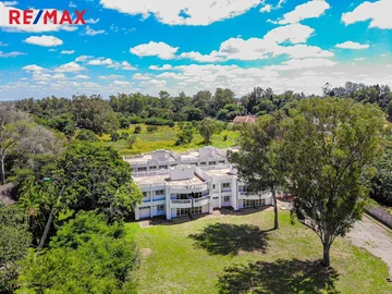 7 Bedroom Townhouse Complex