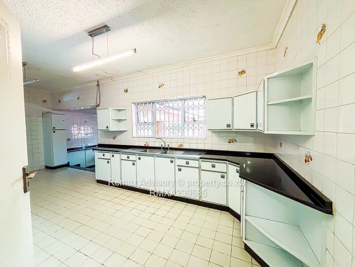 5-Bedroom House for Sale in Belvedere